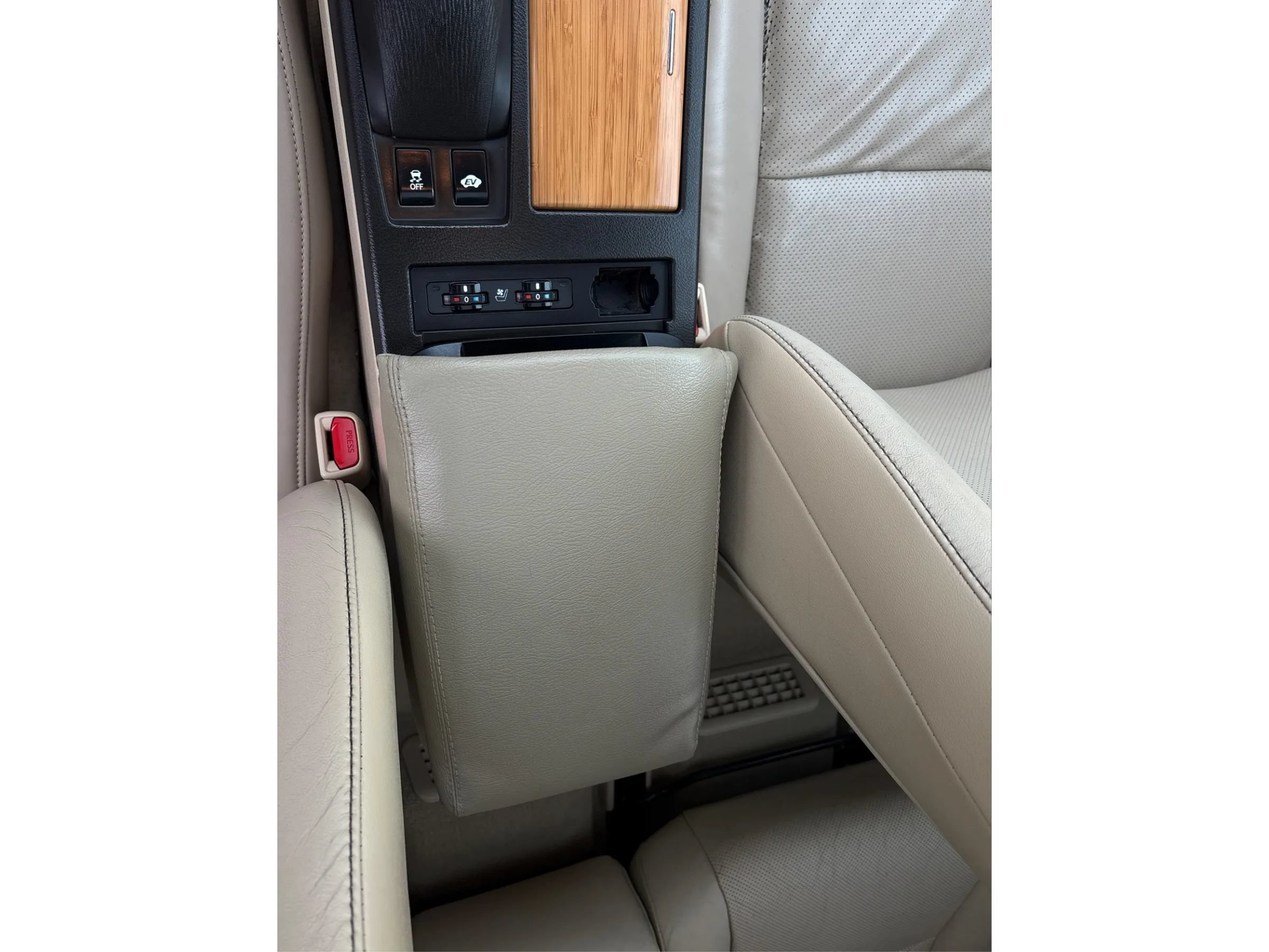 Used 2015 Lexus RX 450h FWD image 42