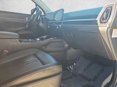 Used 2025 Kia Sorento EX w/ EX Panoramic Sunroof Package image 24