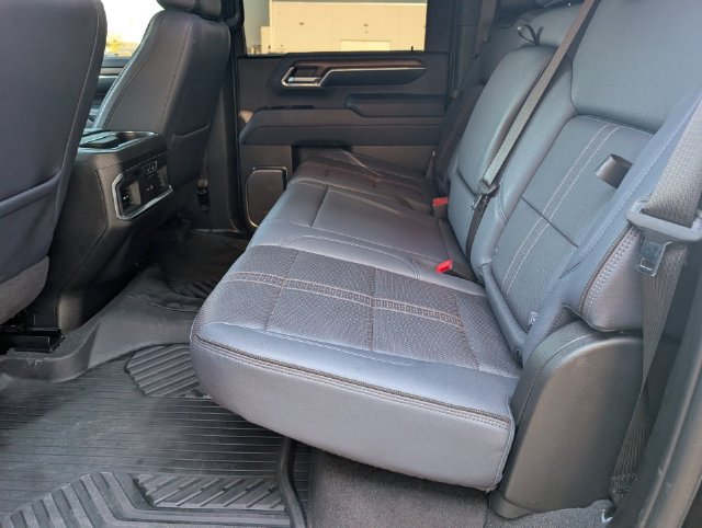 Used 2024 Chevrolet Silverado 2500 High Country w/ High Country Premium Package AWD/4WD image 27