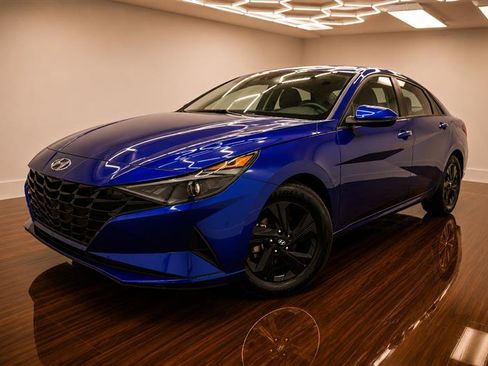 Used 2022 Hyundai Elantra SEL FWD image 32