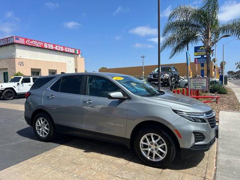 Used 2024 Chevrolet Equinox LT w/ Driver Convenience Package AWD/4WD image 11