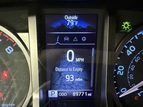 Used 2021 Toyota Tacoma SR5 w/ Technology Package image 14