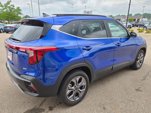 Used 2024 Kia Seltos S AWD/4WD image 4