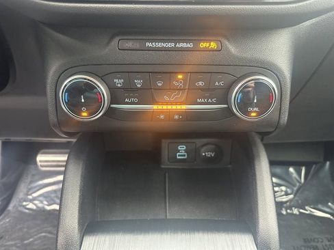 Used 2023 Ford Escape ST-Line image 16