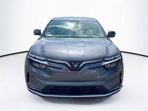 New 2025 VinFast VF 8 Eco image 2