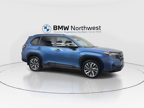 Used 2025 Subaru Forester Touring AWD/4WD image 6