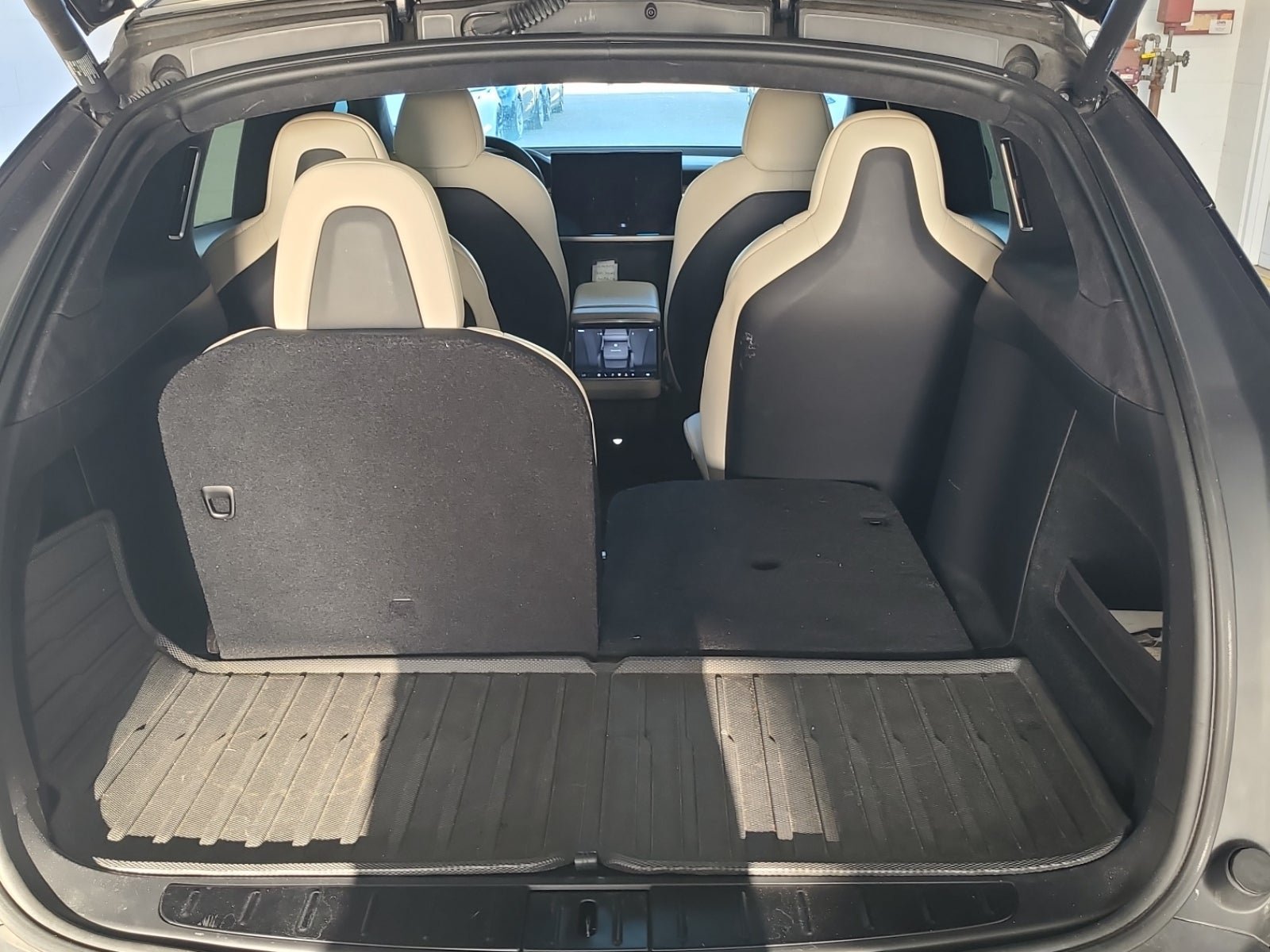 Used 2023 Tesla Model X AWD/4WD image 5