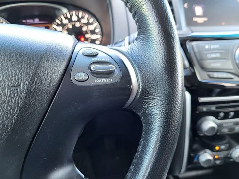 Used 2018 Nissan Pathfinder SV w/ Cargo Package AWD/4WD image 31