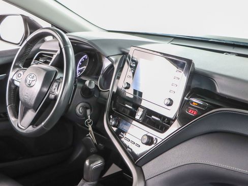 Used 2024 Toyota Camry SE image 25