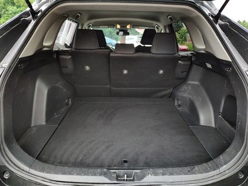 Used 2019 Toyota RAV4 LE w/ Carpet Mat Package FWD image 15