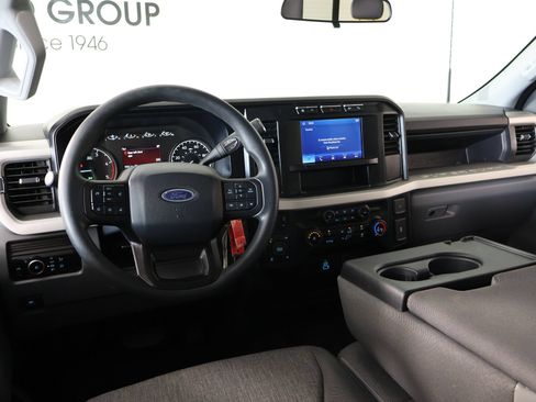 Used 2024 Ford F250 XL w/ STX Appearance Package AWD/4WD image 2
