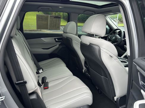 Used 2024 Acura MDX FWD w/ Technology Package image 11