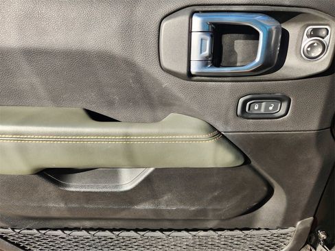 Used 2024 Jeep Gladiator Mojave image 22