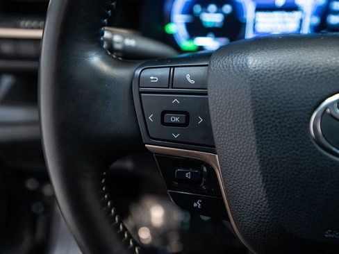 Certified 2024 Toyota Crown Limited image 18