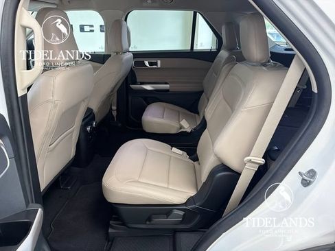 Certified 2023 Ford Explorer XLT w/ Equipment Group 202A AWD/4WD image 30