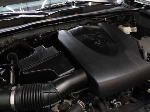 Used 2019 Toyota Tacoma TRD Sport image 23