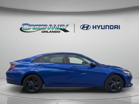 Used 2023 Hyundai Elantra SEL FWD image 9