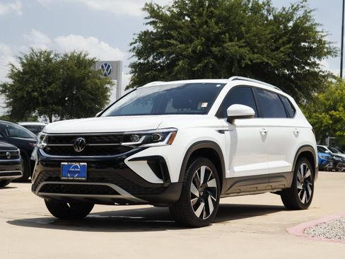 Certified 2024 Volkswagen Taos SEL AWD/4WD image 7