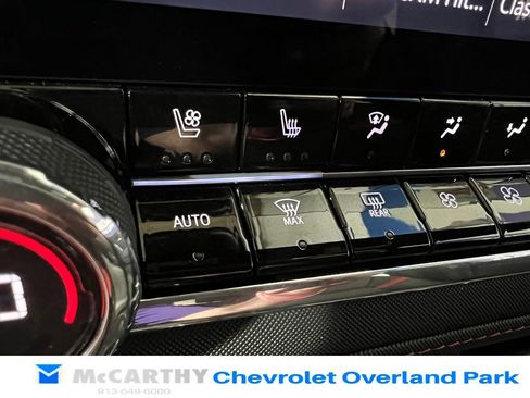 Used 2025 Chevrolet Colorado Z71 w/ Midnight Edition AWD/4WD image 24