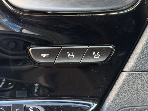 Used 2020 Kia Niro EX Premium FWD image 17