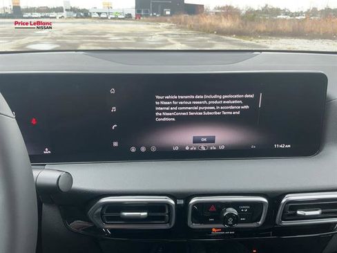 New 2026 Nissan Sentra SR w/ SR Premium Package FWD image 23