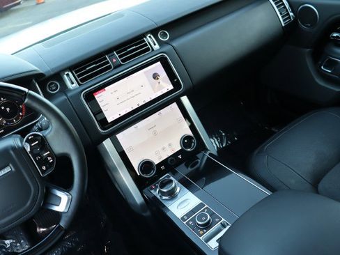 Used 2018 Land Rover Range Rover HSE image 31