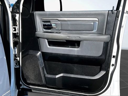 Used 2014 RAM 1500 Classic SLT RWD image 28