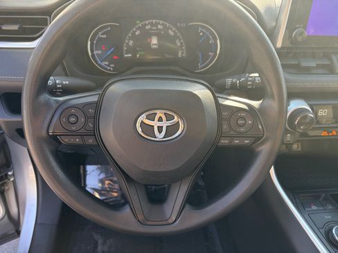 Used 2023 Toyota RAV4 XLE AWD/4WD image 12