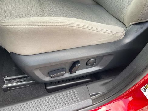 Used 2022 Nissan Rogue SV FWD image 37