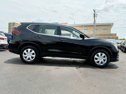 Used 2020 Nissan Rogue S AWD/4WD image 2