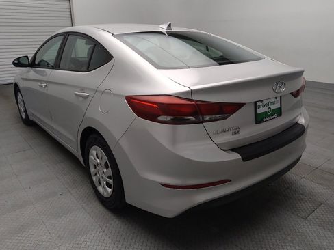 Used 2017 Hyundai Elantra SE FWD image 5