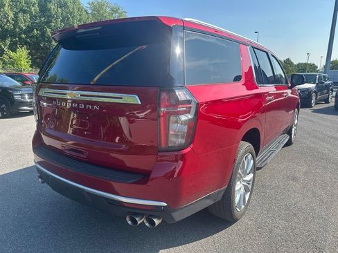 Certified 2024 Chevrolet Suburban High Country AWD/4WD image 5