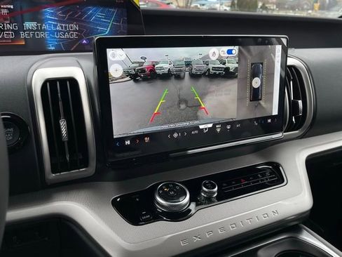 New 2025 Ford Expedition Active image 11