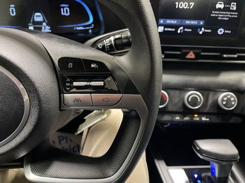 Used 2024 Hyundai Elantra SE image 23