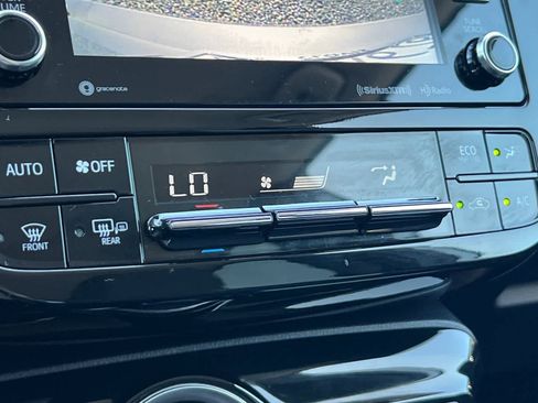 Used 2022 Toyota Prius Prime LE FWD image 22