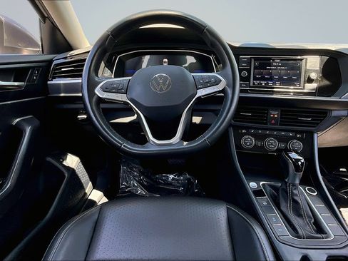 Used 2024 Volkswagen Jetta SE FWD image 7