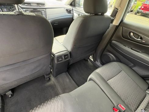 Used 2020 Nissan Rogue SV AWD/4WD image 26