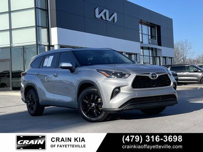 Used 2023 Toyota Highlander XLE