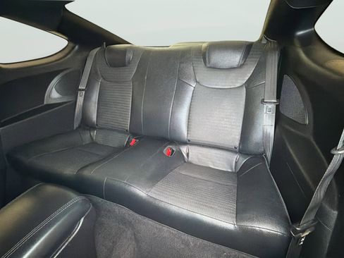 Used 2013 Hyundai Genesis 3.8 RWD image 33