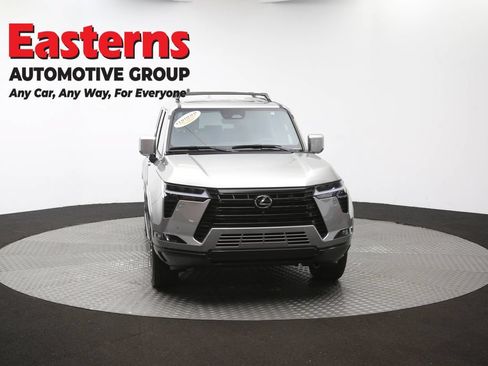 Used 2024 Lexus GX 550 w/ Cold Area Package AWD/4WD image 57