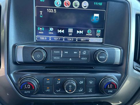 Used 2018 Chevrolet Silverado 1500 LT w/ Midnight Edition image 21