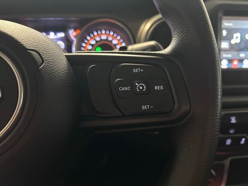 Used 2023 Jeep Wrangler Sport AWD/4WD image 9