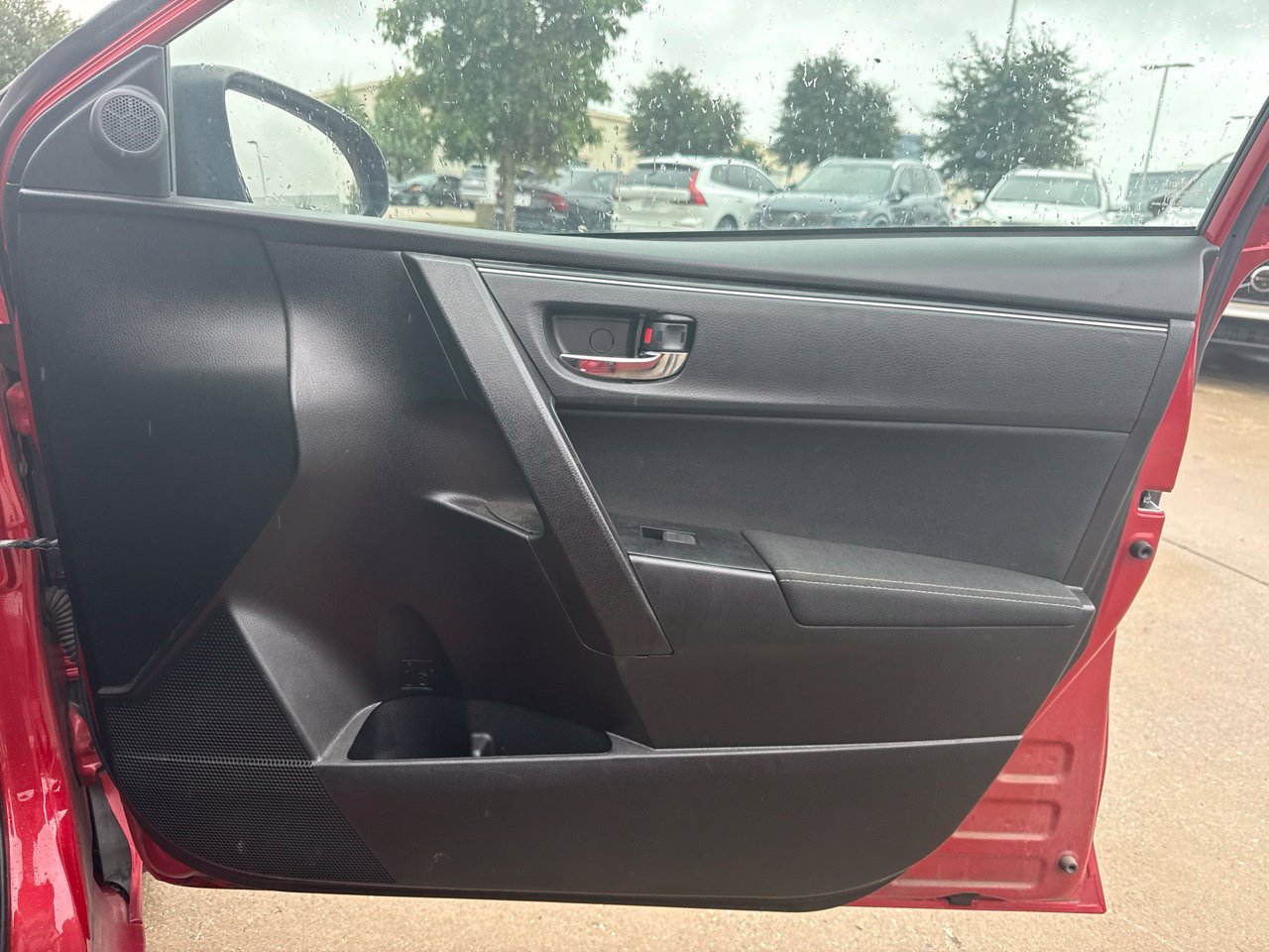 Used 2017 Toyota Corolla LE FWD image 13