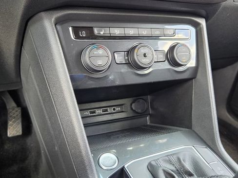 Used 2020 Volkswagen Tiguan SE AWD/4WD image 22