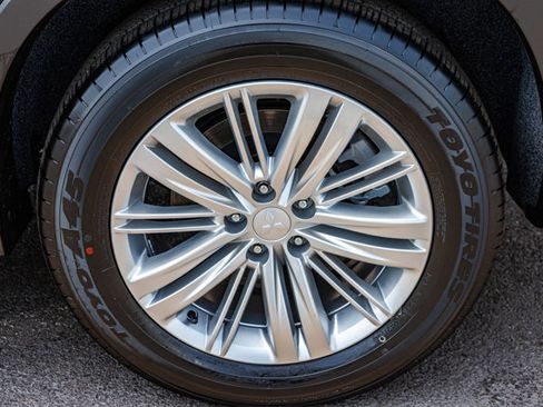 New 2025 Mitsubishi Outlander ES image 10