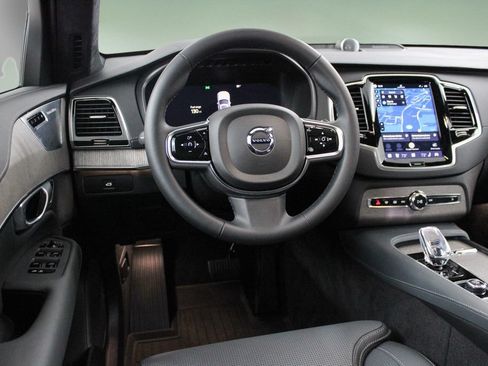Used 2024 Volvo XC90 B6 Ultimate w/ Lounge Package AWD/4WD image 17