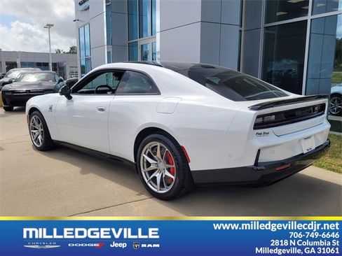 New 2024 Dodge Charger R/T Scat Pack w/ Plus Group image 9