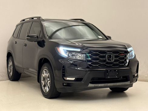 Used 2023 Honda Passport TrailSport image 4