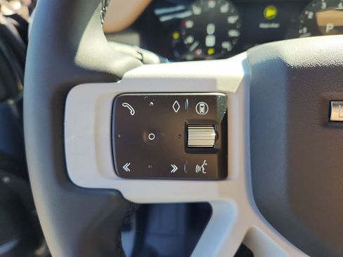 New 2026 Land Rover Defender 110 S AWD/4WD image 17