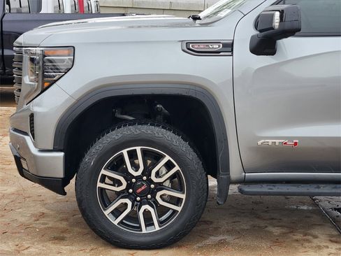 Used 2024 GMC Sierra 1500 AT4 w/ Technology Package image 9